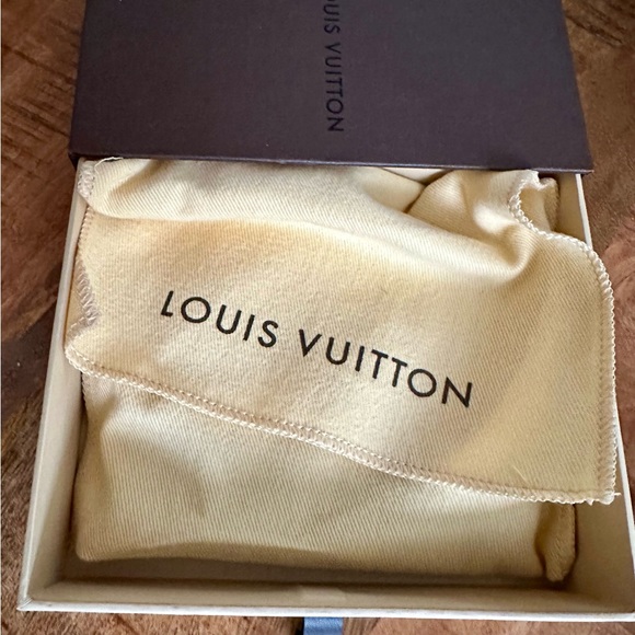 Louis Vuitton Men’s Wallet - Picture 4 of 8